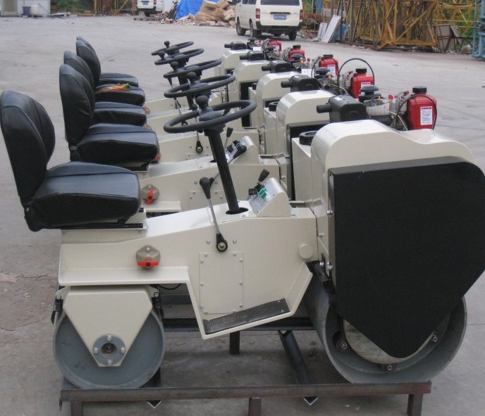 印度客戶來訪，并訂購FYL-850座駕壓路機(jī)