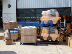 福瑞得今日發(fā)貨：外貿(mào)出口壓路機(jī)20臺；國內(nèi)訂購一臺激光整平機(jī)，13臺壓路機(jī)