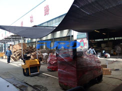 福瑞得機(jī)械微動(dòng)態(tài)--座駕壓路機(jī)、手扶壓路機(jī)、灌縫機(jī)包裝發(fā)貨