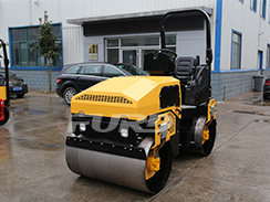 鋼輪款座駕壓路機(jī)做好保養(yǎng)不容忽視！