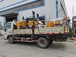 福瑞得機械雙輪壓路機、灌縫機發(fā)往江蘇